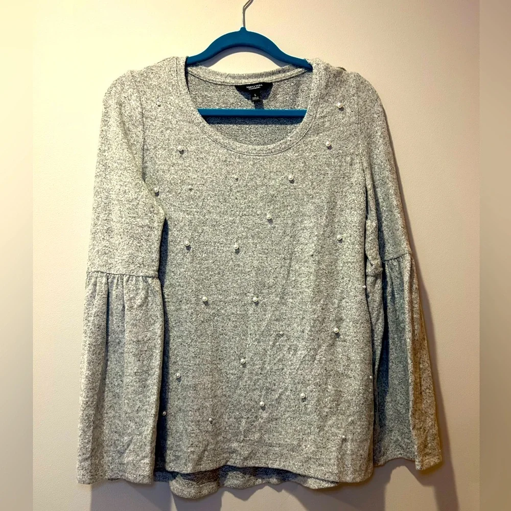Simply Vera Wang Sweater Women's Size Small Gray Pearl Embellished Bell Sleeve‎